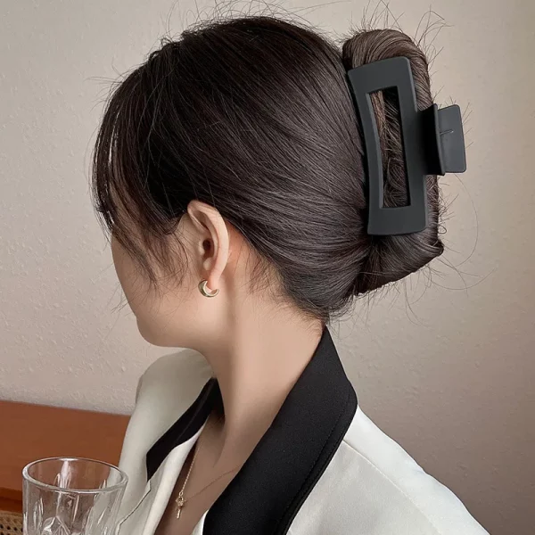 Horquilla de pelo para mujer.  Hair claw clip for women. - Image 2