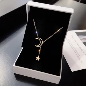 colgante luna y estrella Simple para mujer. Women's necklace